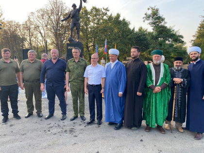 02.09.2023г. ЛНР, Луганск, ЦРО " ДУМ ЛНР". В Луганске открыли мемориальный комплекс Защитников Донбасса, созданный Российским военно-историческим обществом. В торжественной церемонии открытия мемориала принимали участие первый заместитель руководител